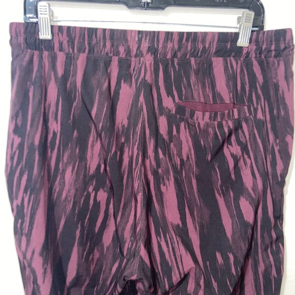 Lululemon Dark Maroon / Black Multi 7/8 Pant *26" - Unknown Size (Approx. 10) - Picture 6 of 9